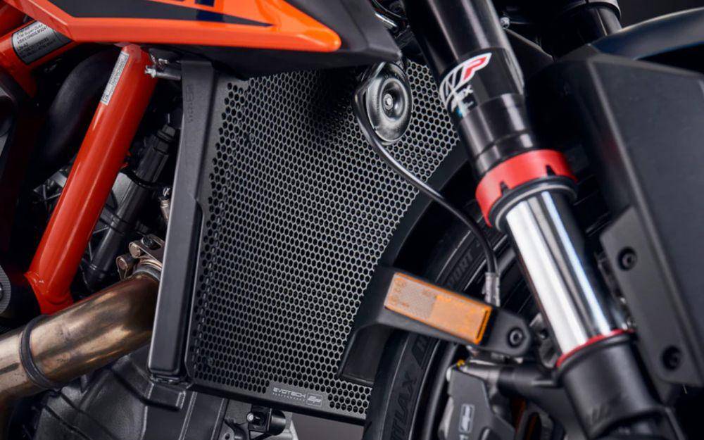 Ilustrasi radiator motor (evotech-performance.com)