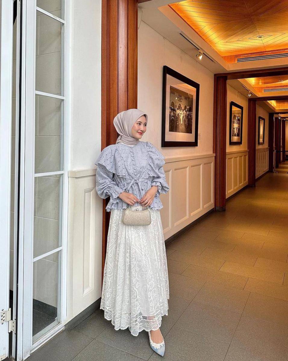 outfit brokat modern ala Intan Ghazella (instagram.com/intanghazll_)