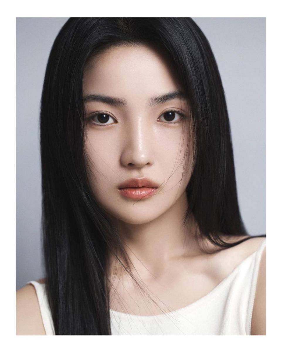 Chun Young Min (instagram.com/youngminnny)