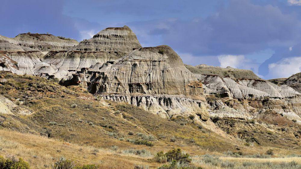 ilustrasi Lembah Dinosaurus di Alberta, Kanada (Wikimedia Commons/edk7)