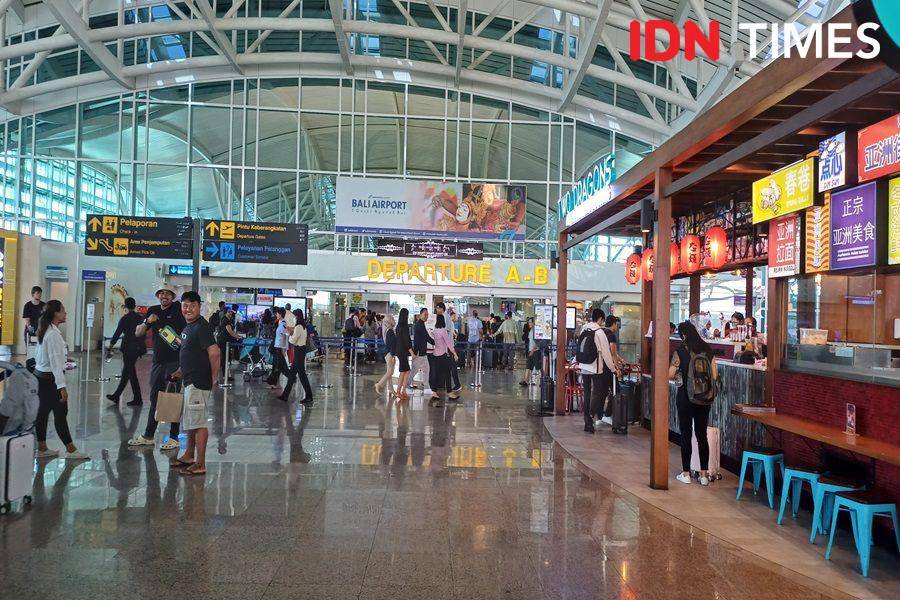 Ilustrasi area makan di bandara (IDN Times/Dhiya Awlia Azzahra)