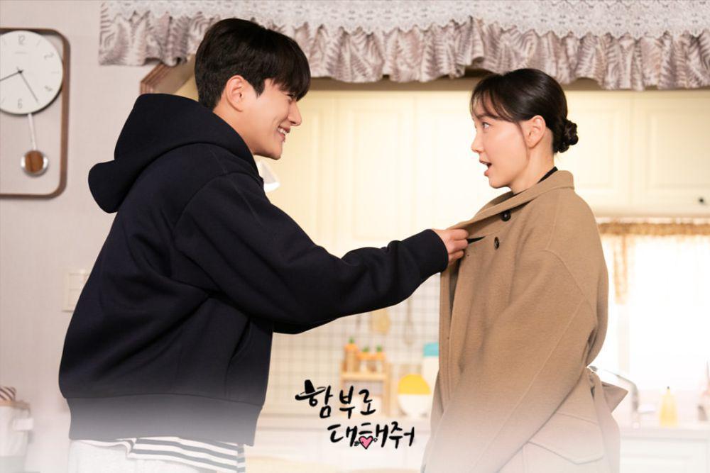 7 Act of Service Yoon Book untuk Hong Do di Dare to Love Me, So Sweet!
