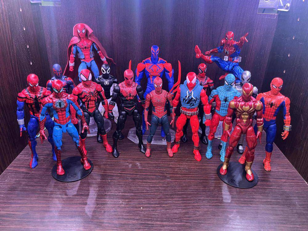 potret koleksi figur aksi Spider-Man (reddit.com/user/Louie-creates)