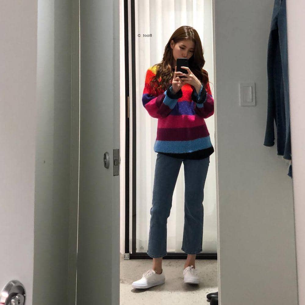 referensi OOTD jaket dan sweater ala suzy (instragram.com/skuukzky)