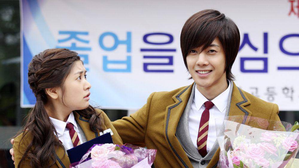 poster drama Playful Kiss (netflix.com)