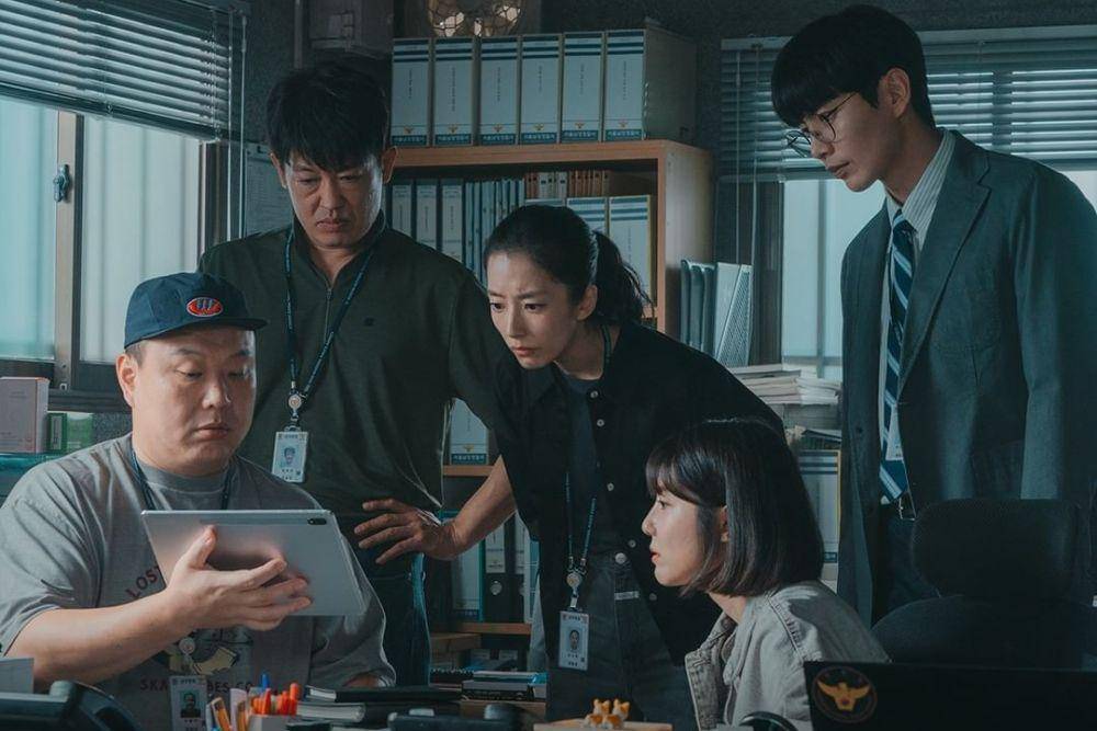 still cut drakor Crash (instagram.com/channel.ena.d)