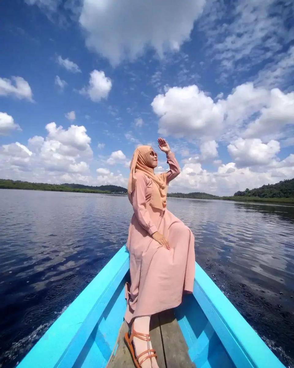 pemandangan estetik di Danau Laet (instagram.com/olizaasma)