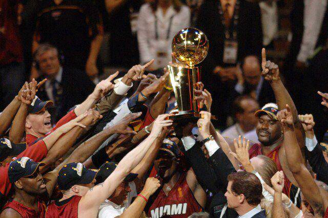 Miami Heat menjadi juara NBA 2005/2006. (nba.com)