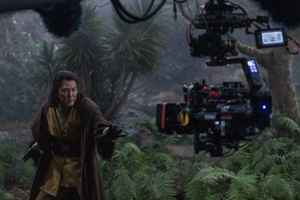 Lee Jung Jae di balik layar Star Wars: The Acolyte (dok. Disney)