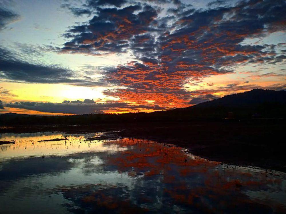 potret senja di Danau Laet (instagram.com/danaulaet)