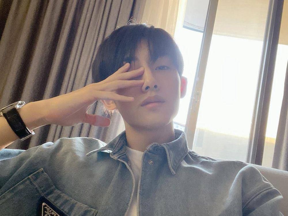 ide mix and match jaket denim ala Winwin WayV (instagram.com/@wwiinn_7)