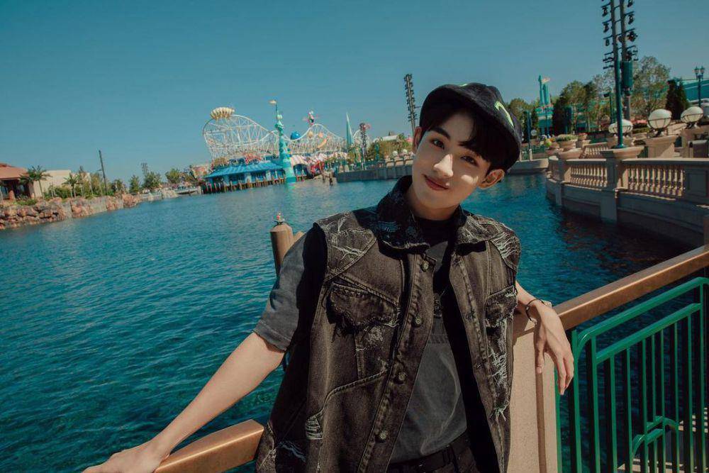 ide mix and match jaket denim ala Winwin WayV (instagram.com/@wwiinn_7)