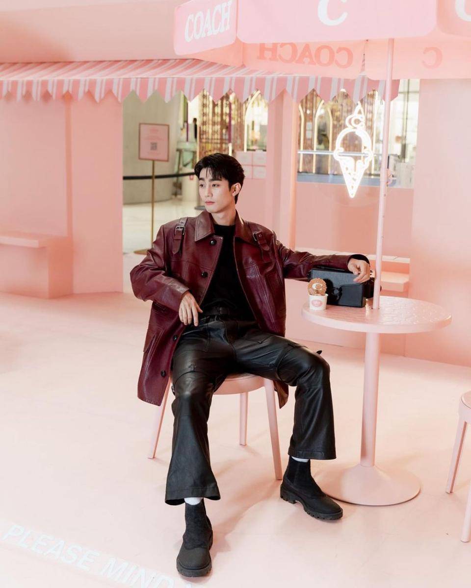 outfit old money style ala Force Jiratchapong (instagram.com/fforce_)