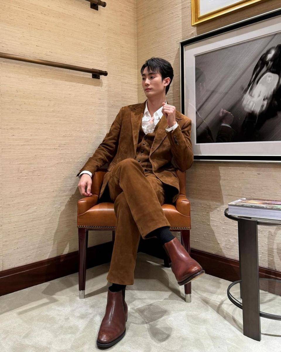 outfit old money style ala Force Jiratchapong (instagram.com/fforce_)
