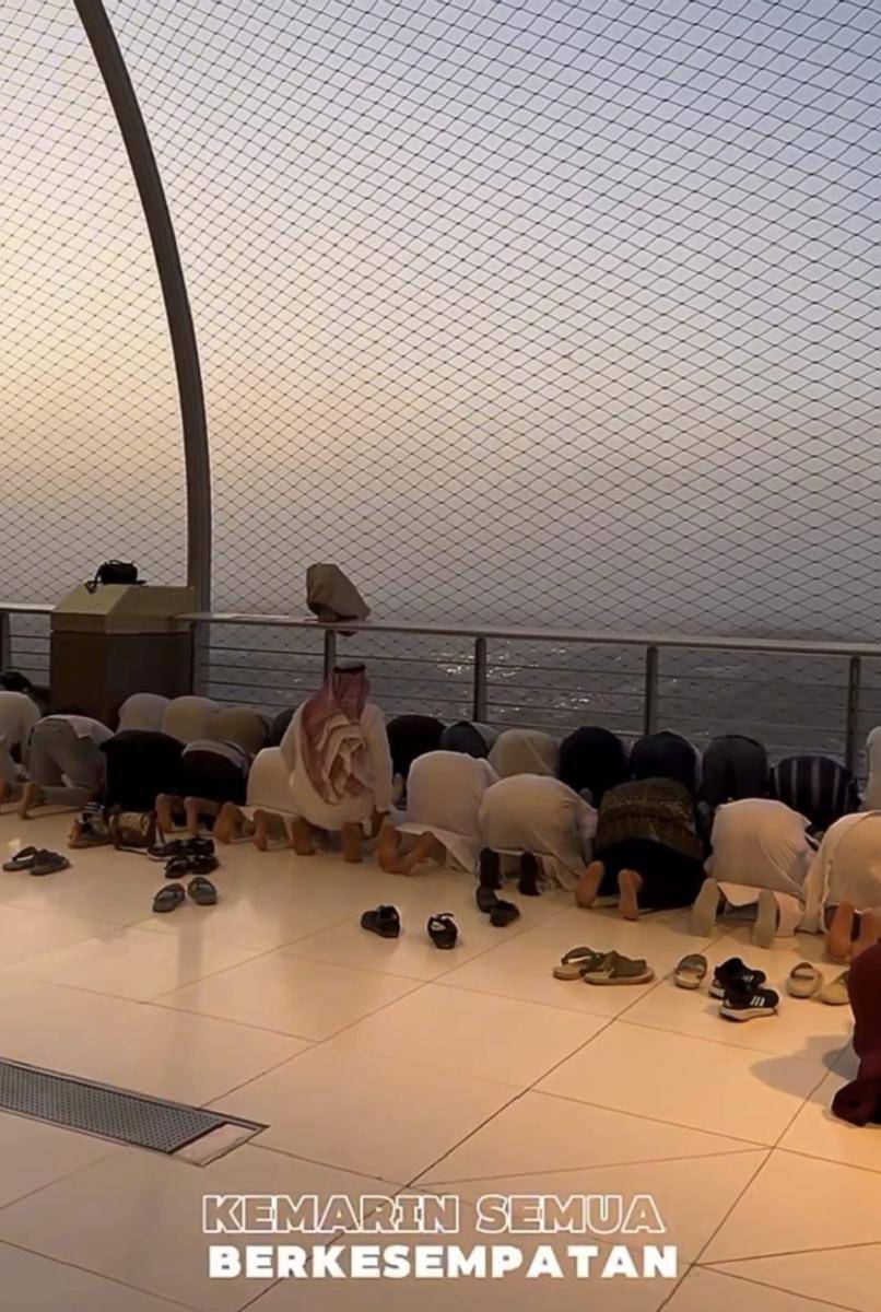 potret Risty Tagor eksplorasi Zamzam Tower (instgaram.com/ristytagor)