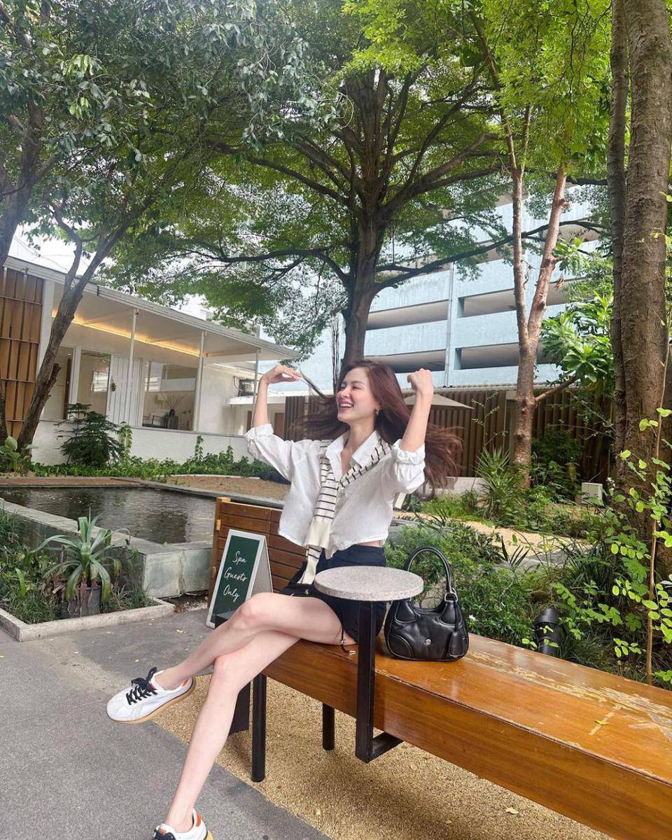 mix and match short pants ala Baifern Pimchanok (instagram.com/baifernbah)