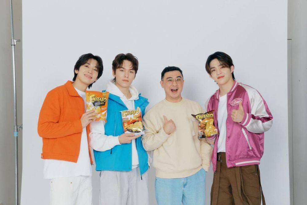 Wonwoo, Vernon, S.Coups SEVENTEEN, dan Axton Salim sebagai brand ambassador Chitato (instagram.com/axtonsalim)