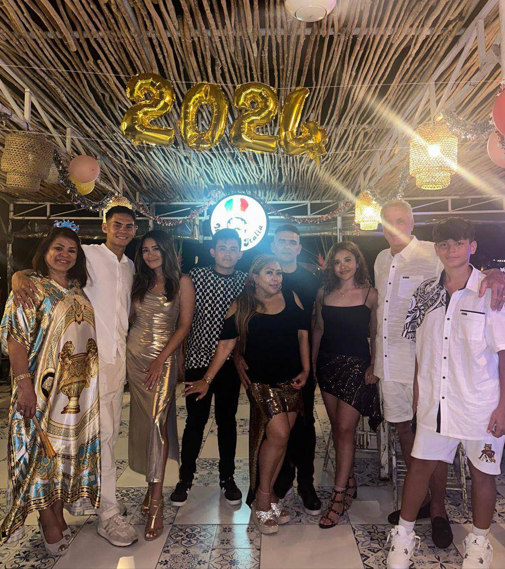 Cristian Gonzales dan menantu (Instagram.com/gonzalezamanda10)
