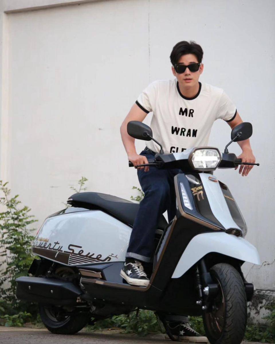 daily outfit simpel ala Mario Maurer (instagram.com/mario_mm38)