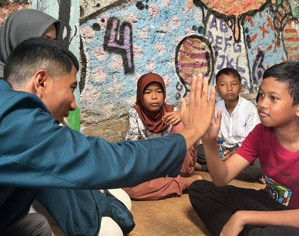 Jadi Relawan, Mahasiswa Undip  Ajarkan Kreativitas ke Anak Tidak Mampu