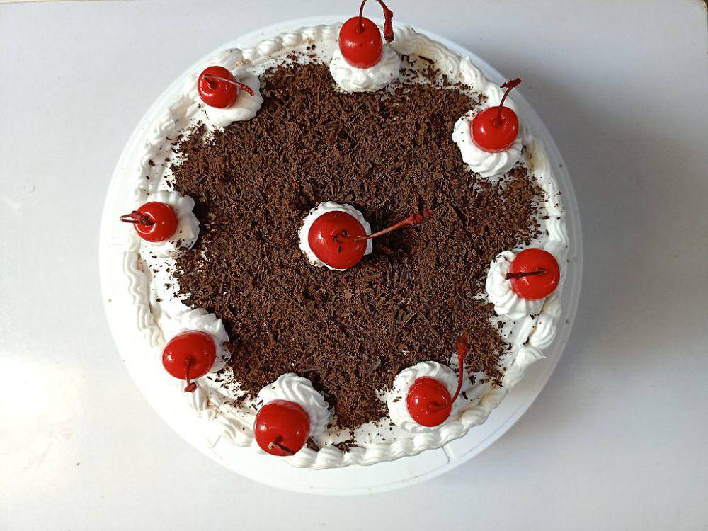 schwarzwalder kirschtorte (commons.wikimedia.org/Keerthiga)