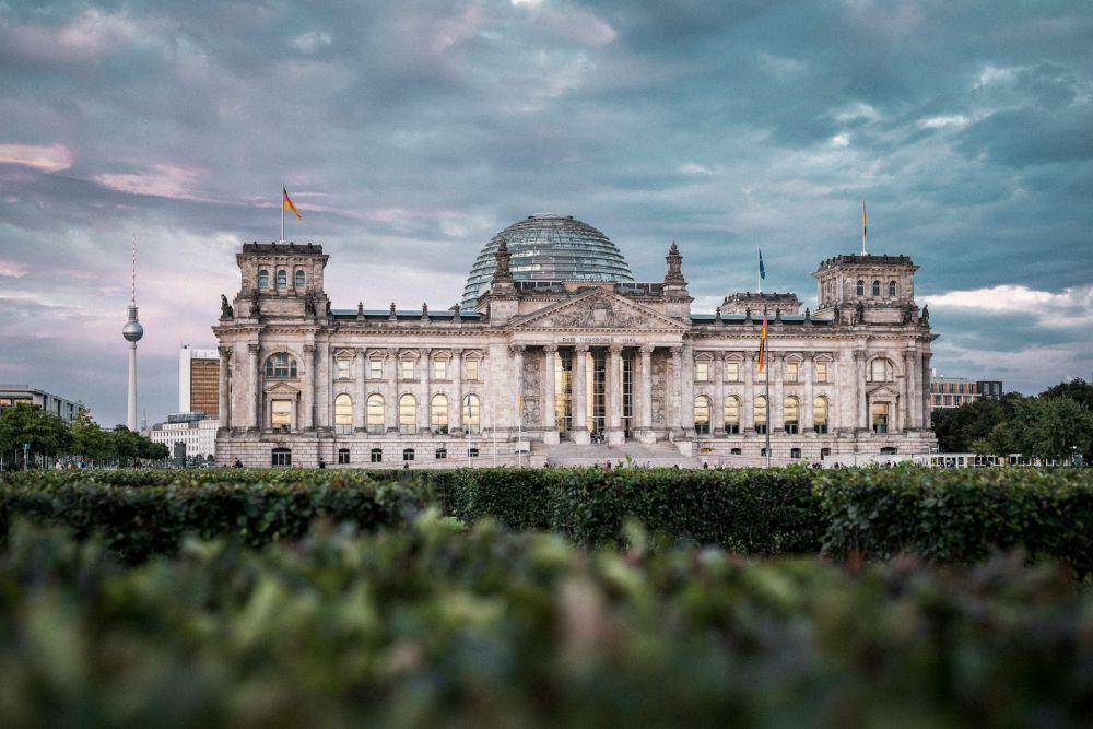 Platz der Republik, Berlin (unsplash.com/hoch3media)