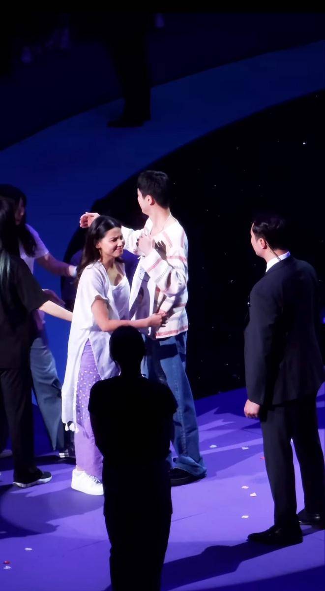 potret Yunita Siregar dan Jin BTS (instagram.com/yunitasiregar)