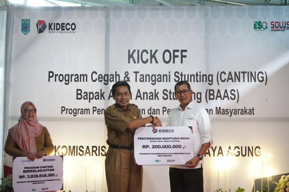 Komisaris Letnan Jenderal TNI (Purn) Dodik Wijanarko, S.H., CFrA, PLT Sekretaris Dinas Kesehatan Kab. Paser - dr. Ainun Jariyah, Komisaris Utama Azis Armand , Kepala Dinas Pengendalian Penduduk, Keluarga Berencana, Pemberdayaan Perempuan& Perlindungan Anak - Amir Faisol, S.KM, M.Kes, Direktur Utama Kideco M. Kurnia Ariawan, Chief Operating Officer Kideco Edra Emilza dalam Kick Off CANTING dan BAAS. Foto istimewa