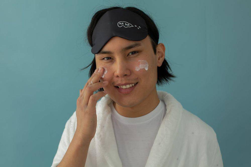 ilustrasi sleeping mask (pexels.com/Monstera Production)