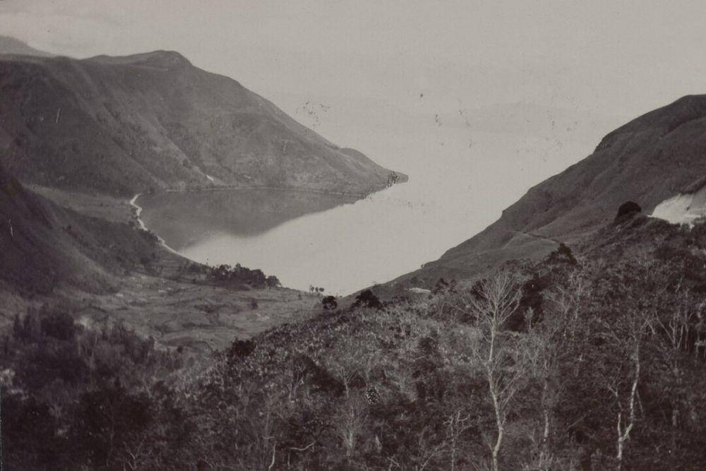 Gunung Toba (commons.wikimedia.org/Anonymous)