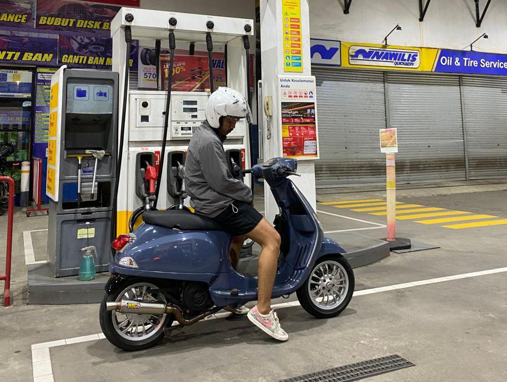 Kenapa Ban Depan Vespa Sering Habis Sebelah? Ini Penyebabnya