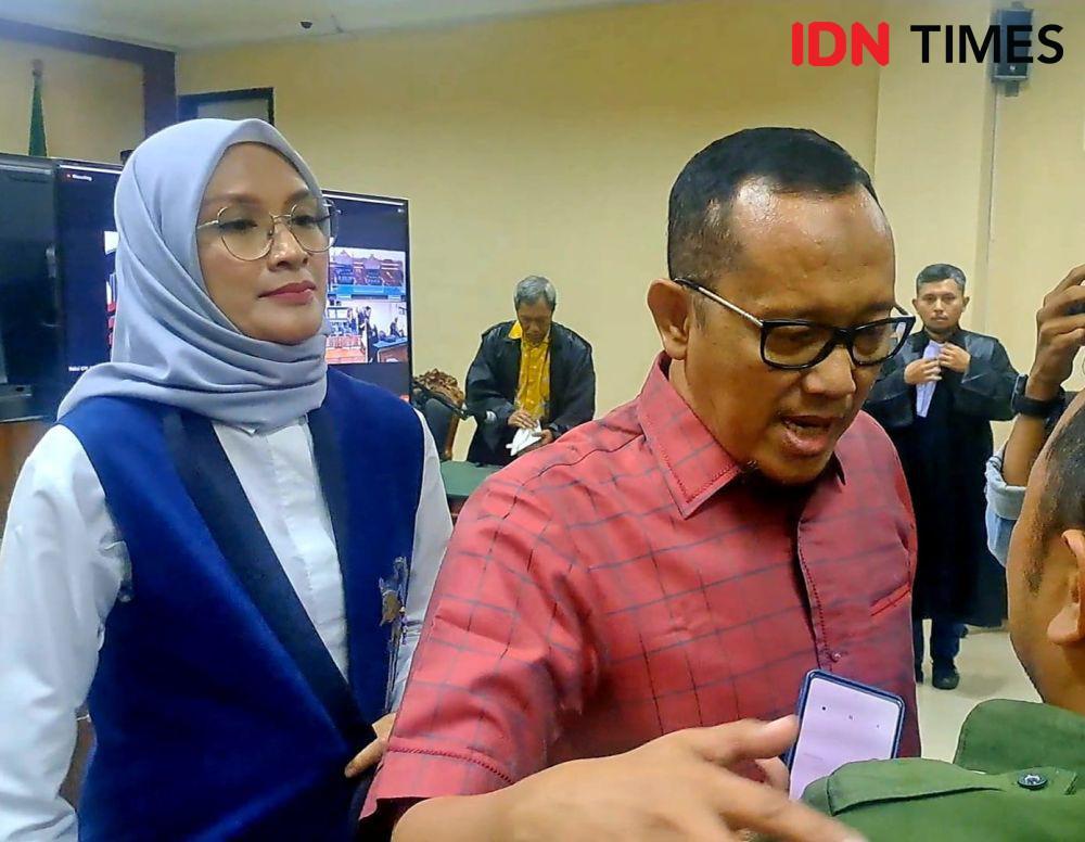 Eks Bupati Probolinggo dan Suami Jalani Dakwaan TPPU