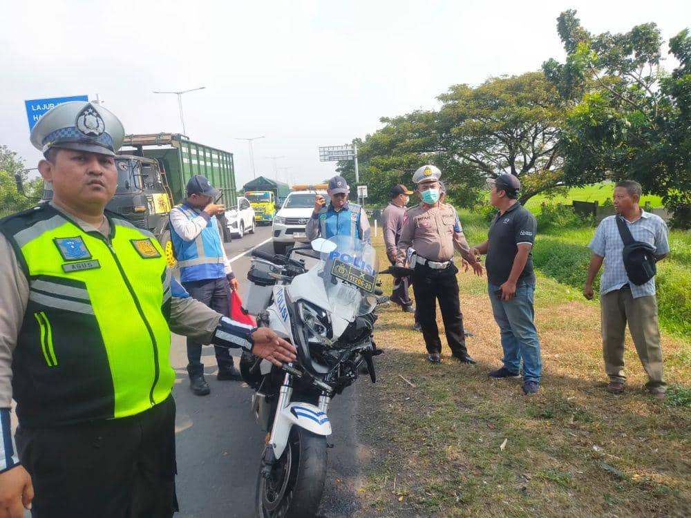 Patwal Tabrak Mobil di Tol Sidoarjo, Alami Patah Tangan