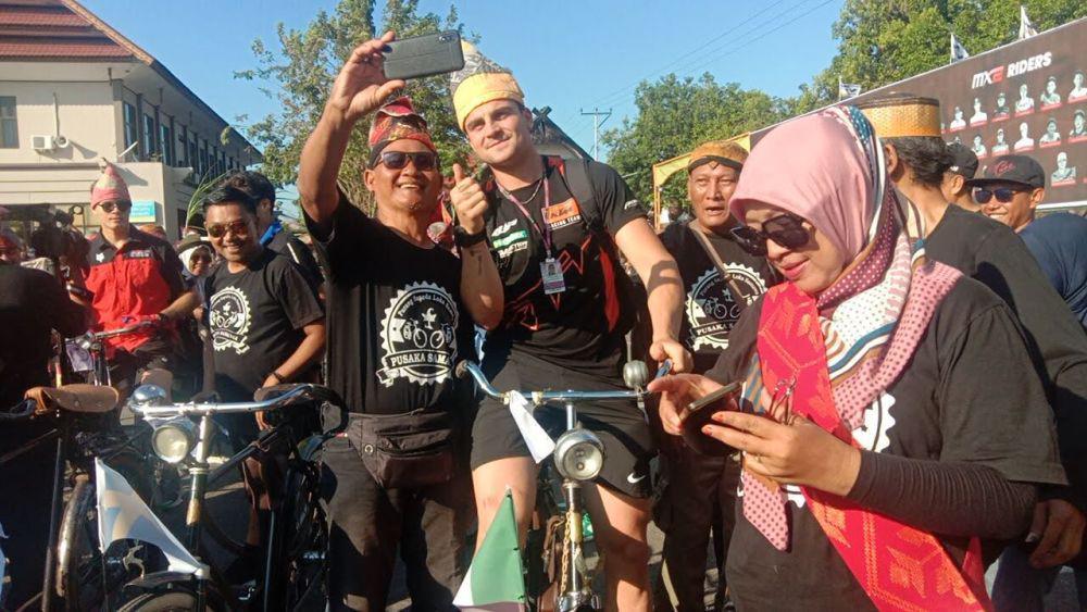 Pembalap MXGP Bakal Diarak Pakai Sepeda Ontel hingga Gendang Beleq