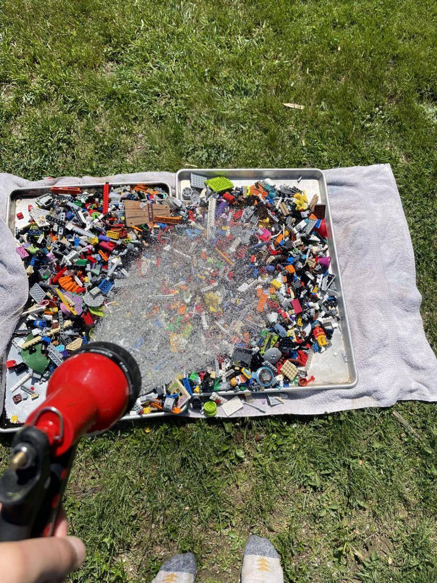 potret tingkah ngeselin kucing merusak LEGO (reddit.com/user/KKreaps666)