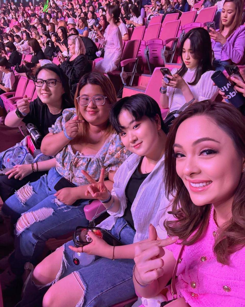 potret Reisa Broto Asmoro ikut acara BTS FESTA 2024 (instagram.com/reisabrotoasmoro)