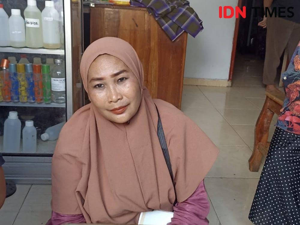 Hawiyah, ibu korban perundungan di sekolah. IDN Times/Faisal Mustafa