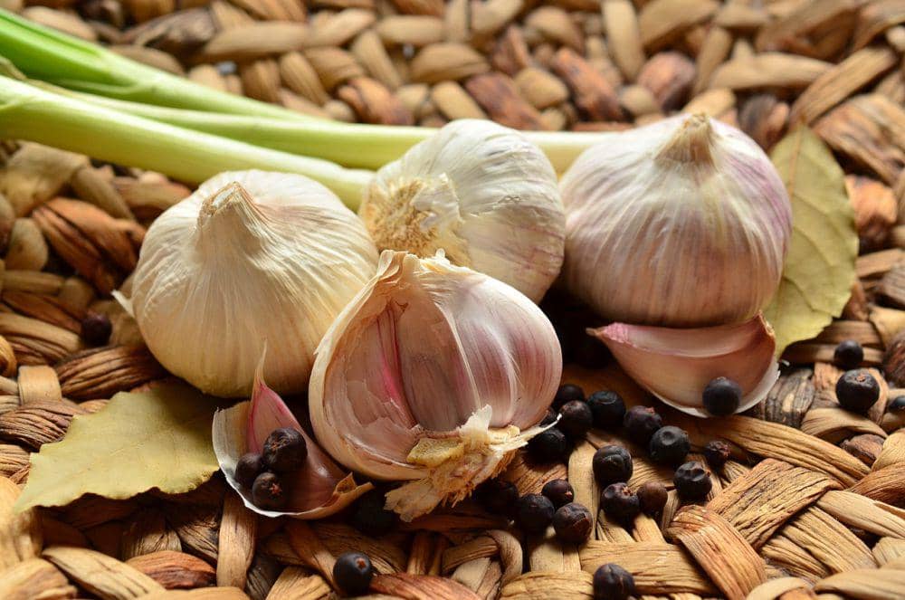 10 Tips Mencincang Bawang Putih yang Praktis dan Halus