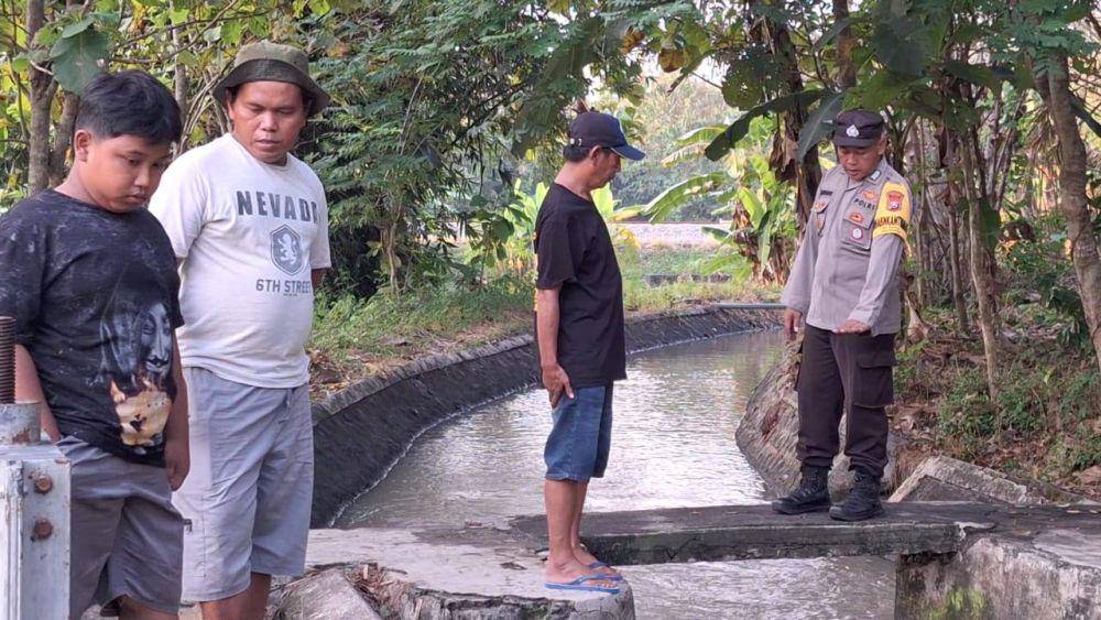 Bocah 9 tahun ditemukan tewas di saluran irigasi di Desa Ngale, Kecamatan Paron, Kabupaten Ngawi. IDN Times/ Riyanto