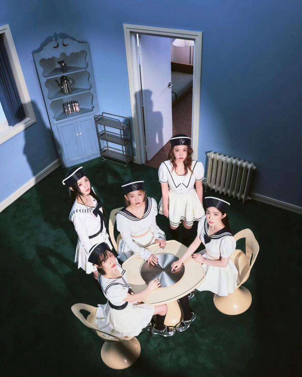 Red Velvet (instagram.com/redvelvet.smtown)