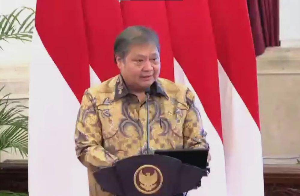 Menko Perekonomian, Airlangga Hartarto dalam Rapat Koordinasi Nasional Pengendali Inflasi 2024 di Istana Presiden. (YouTube.com/Bank Indonesia)
