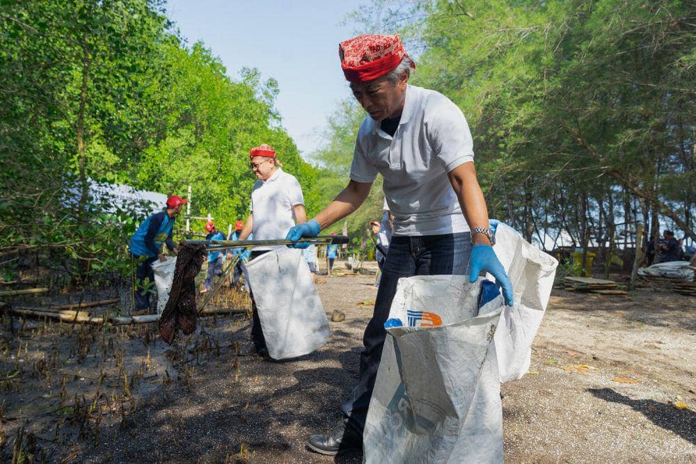 Hari Lingkungan Hidup, Yayasan AHM Tanam Puluhan Ribu Mangrove (Dok. IDN Times)