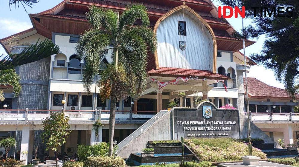 Gedung DPRD NTB yang berada di Jalan Udayana Kota Mataram. (IDN Times/Muhammad Nasir)