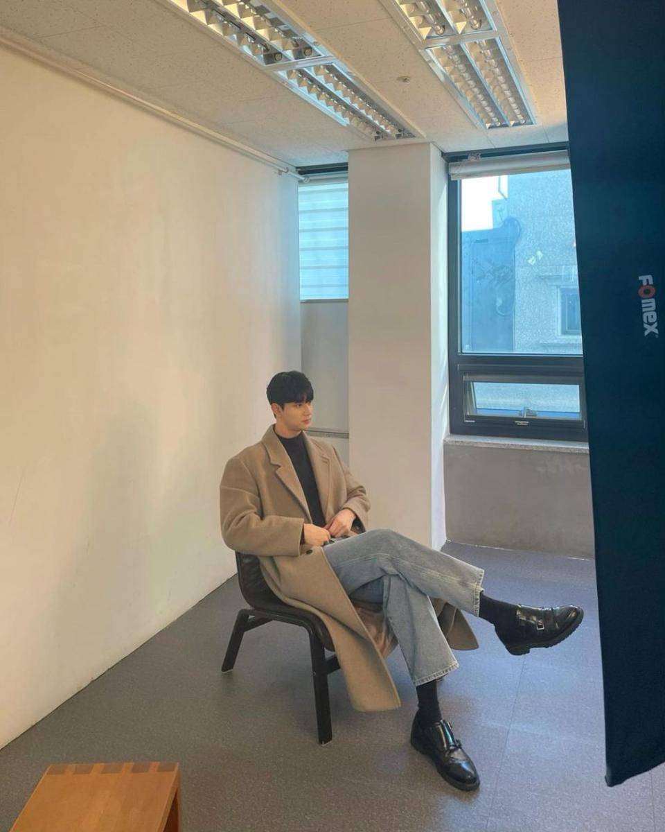 outfit traveling ala Kim Jae Won (instagram.com/rlawodnjs_)