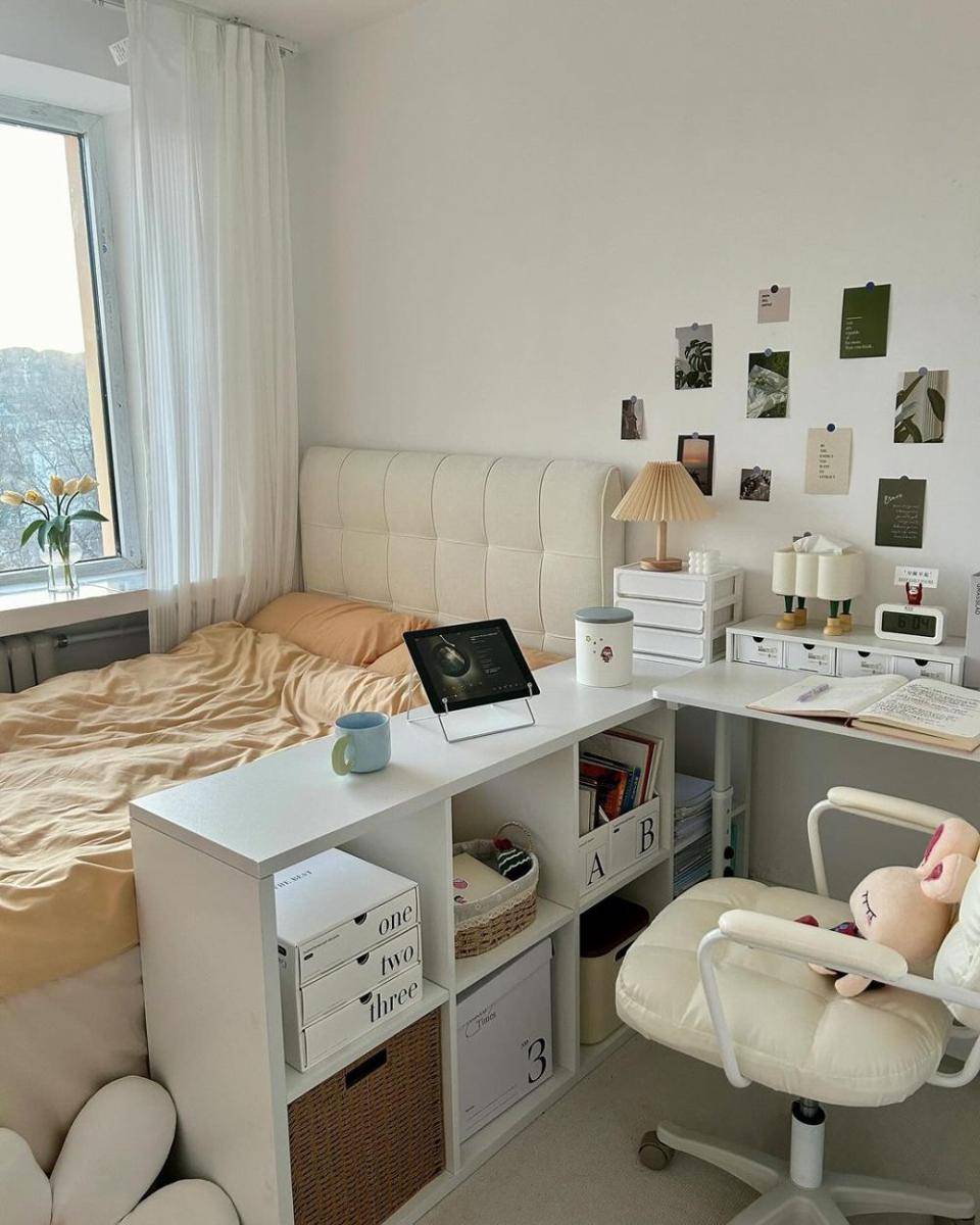 dekorasi kamar cewek dengan meja belajar (instagram.com/sunnie_decor)