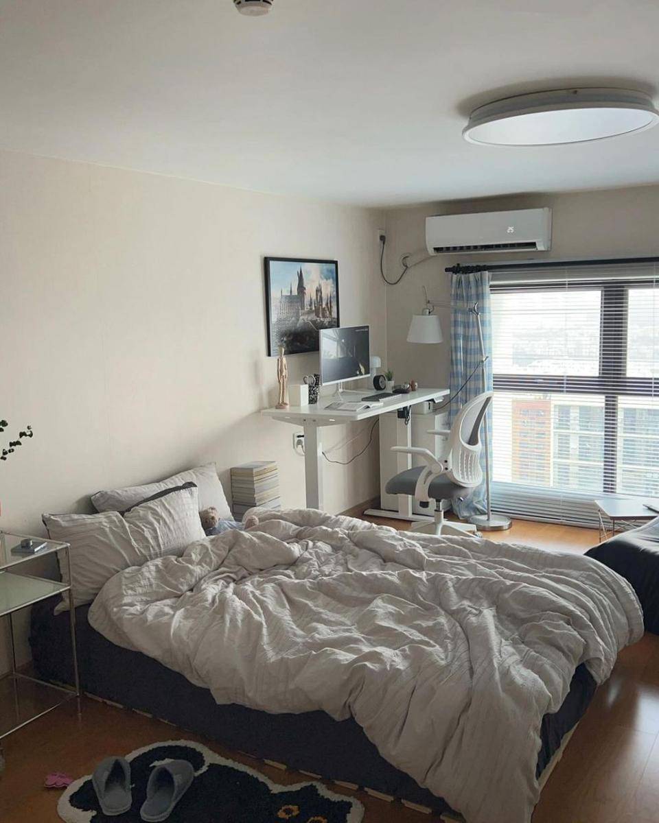 dekorasi kamar cewek dengan meja belajar (instagram.com/canphongbeti)