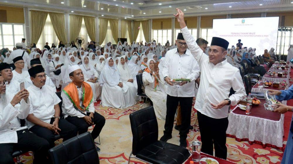 Tepung Tawar calon jamaah haji asal Sumatra Utara oleh Edy Rahmayadi, di Aula Tengku Rizal Nurdin, Kota Medan, Senin 22 Mei 2023. (medan.viva.co.id)