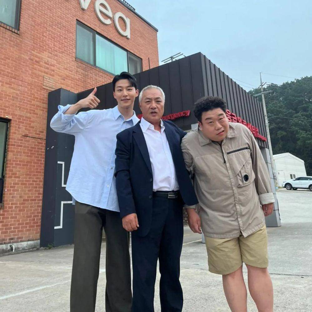 potret keseruan pemain High School Return of a Gangster di balik layar (instagram.com/dongockgo)