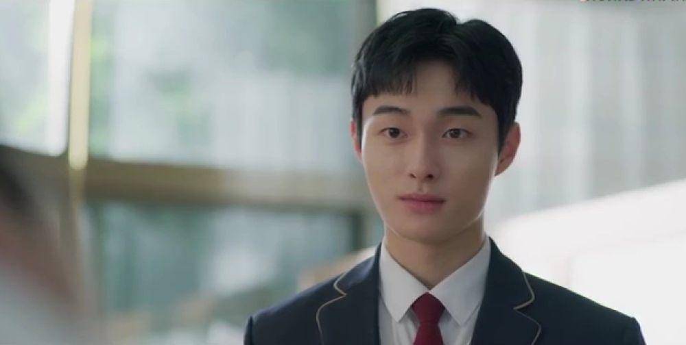 Yoon Chan Young di High School Return of a Gangster (dok. VIU/High School Return of a Gangster)