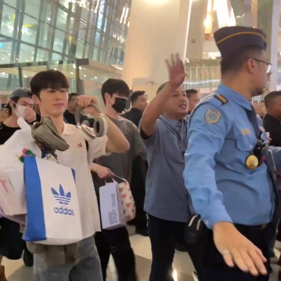 B.I saat tiba di Indonesia untuk konser Hype Up (twitter.com/hanbin_king131)